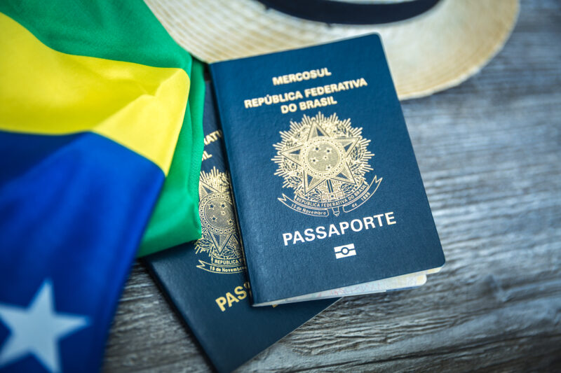 Passaporte brasileiro é eleito um dos 20 melhores do mundo para viajar